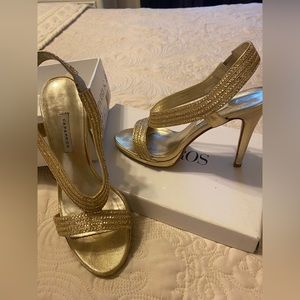 Prom caparros gold heel size 8 Tyra